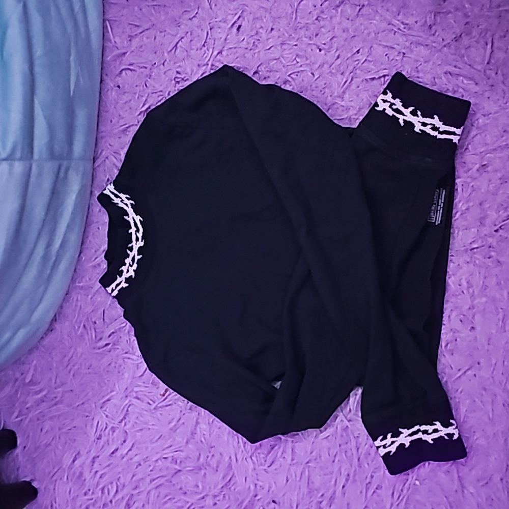 Women's XS black lurking class cropped turtleneck sweater